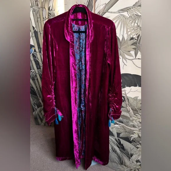 Elegant light weight Velvet jacket - Picture 1 of 5